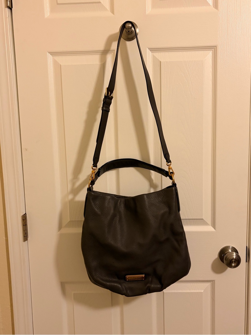 Marc by Marc Jacobs New Q Hillier gray hobo Bag with Gold Hardware - Picture 4 of 10